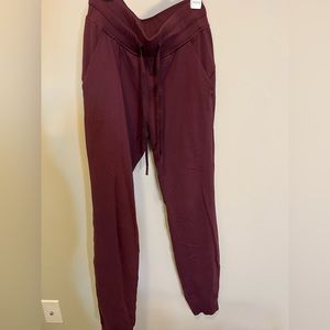 Lululemon ready to rulu joggers